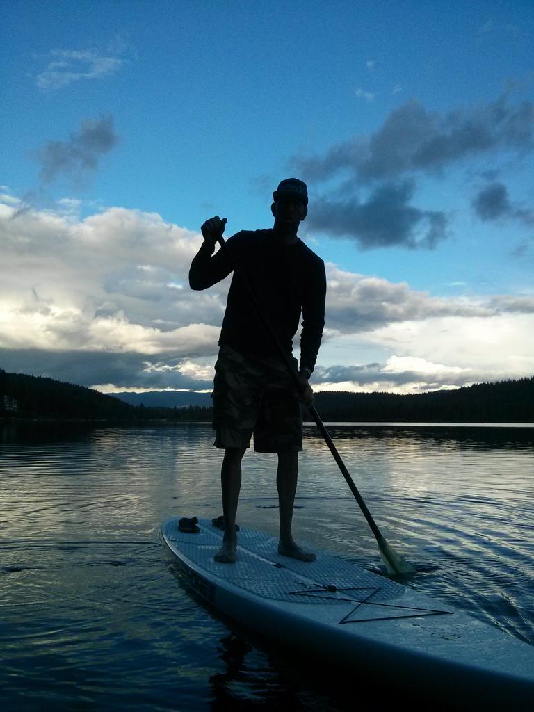 MikeMunoz123's tweet photo. Sunset paddle
#DonnerLake http://t.co/q3u8rnrH2z