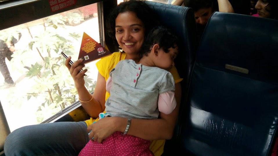 Redfmbengaluru's tweet photo. Aw!! #BreadButterJam at ITPL on Bus Day #BajaateRaho http://t.co/utN9eGIiQV
