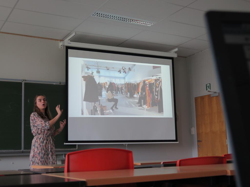 __Soraya's tweet photo. #modesector uitgespit door @FennaBullen #belgiansdoitbetter #fashion http://t.co/lgSLtbqvo6
