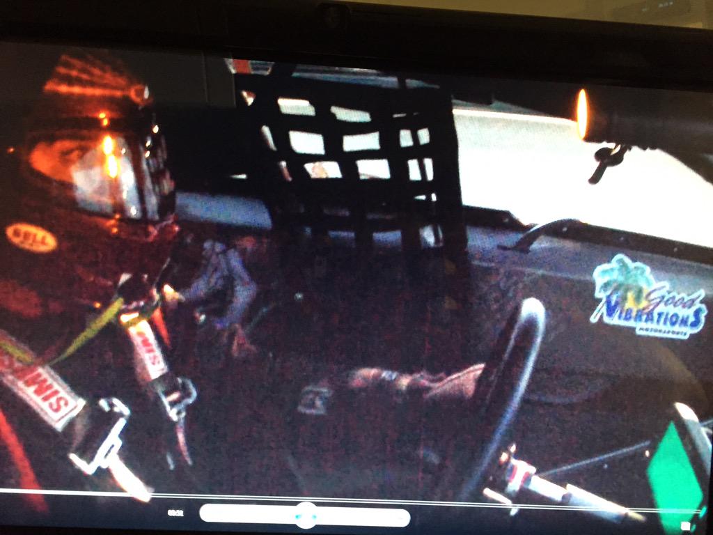 DPariseRacing's tweet photo. Ever wonder what it looks like when the shift light comes on?Here you go! @ReplayXD @IHRA #Fearlesslyfemale #Racing http://t.co/g0mn1Sn2Wv