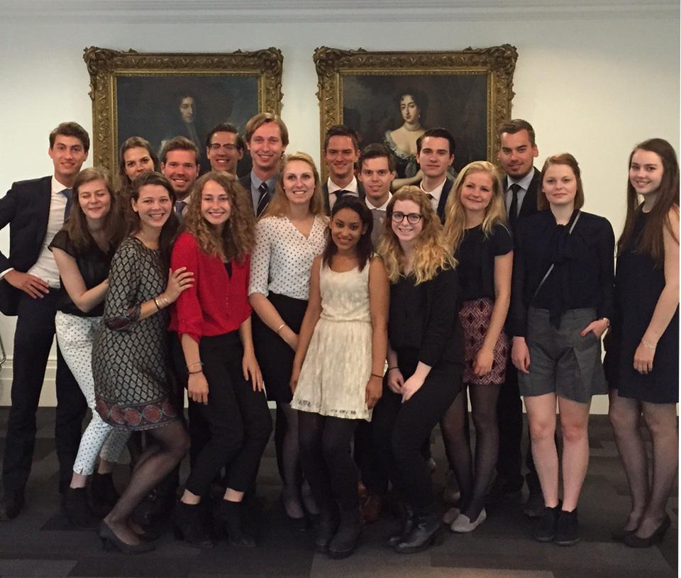 NLinUK's tweet photo. Great to have students from @JSVU visiting the Embassy today! We hope you've enjoyed your visit! Enjoy London! http://t.co/F5UDjNor4M