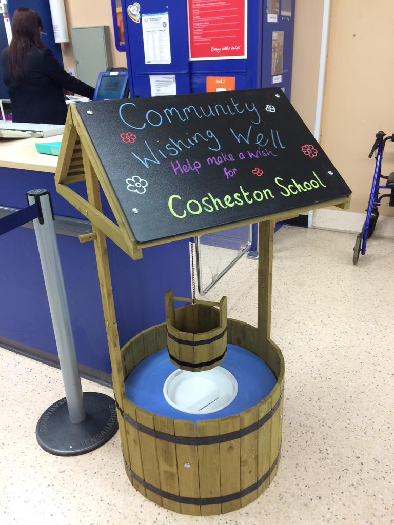 Pembroke3017's tweet photo. Helping make wishes come true at Tesco, well done @JasonAMote http://t.co/xCeoXUUNkJ