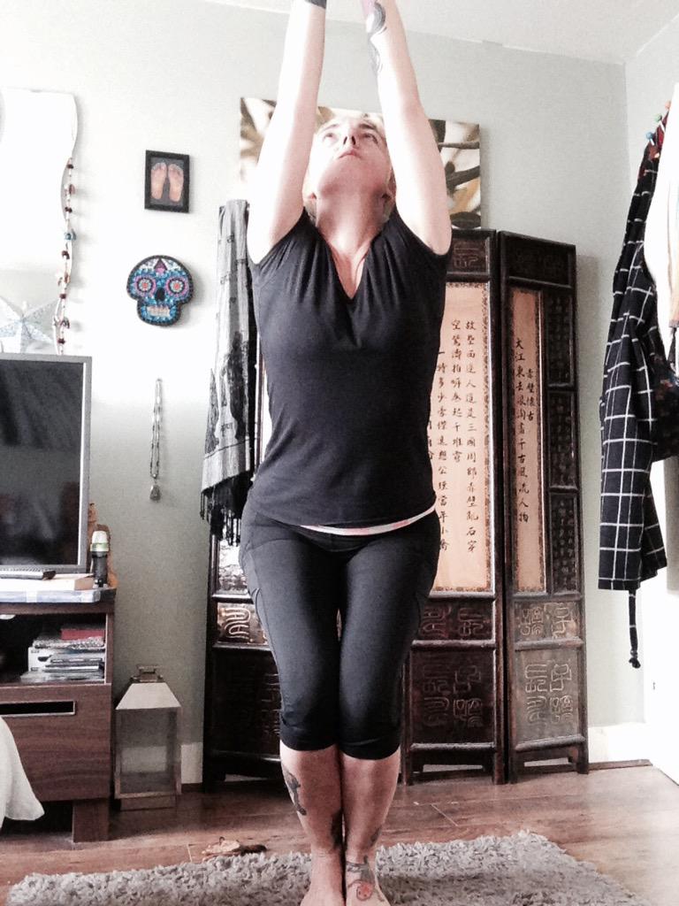 JadeAshram's tweet photo. Chair Pose
Start in standing pose. Inhale, lift arms overhead. Exhale, bend knees to sitting position. Happy #yoga http://t.co/hjnQn8hRjN