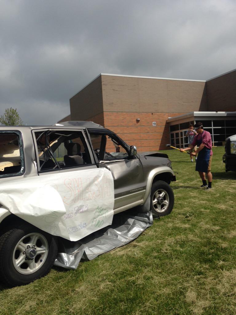 Car smash raising money for the MACC fund! Today during lunch at north campus. $5 for 3 hits!!! <a href="/ArrowheadSchool/">ArrowheadSchools</a>