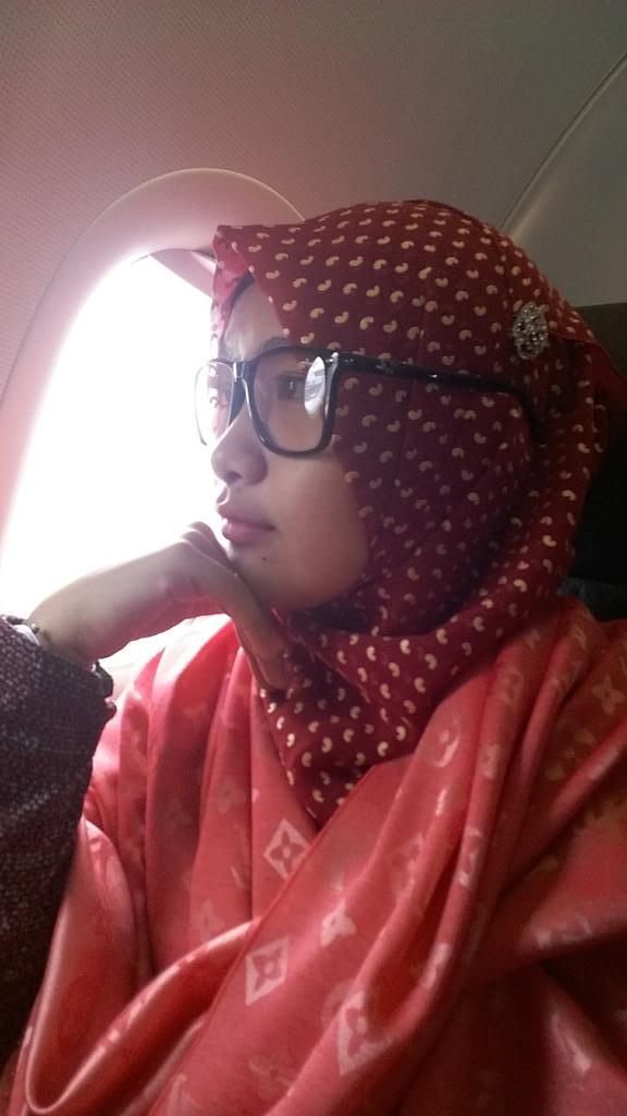EykaAtiqa's tweet photo. On flight,, goes to surabaya... http://t.co/abfp2u8RYK