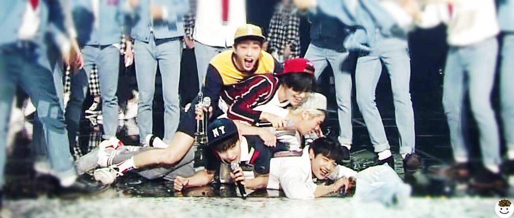 in_sync2558's tweet photo. I STAN THE MOST ADORABLE DORKS
#SHINeeView6thWin http://t.co/d25PUywSjj