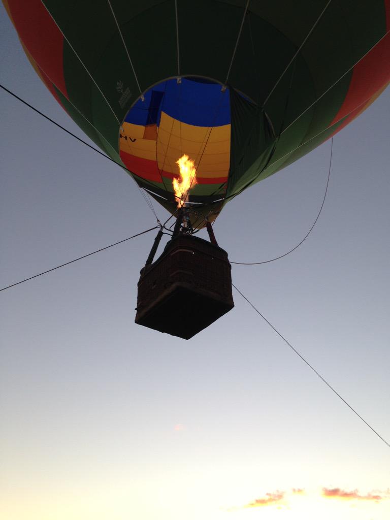 TaminickCellars's tweet photo. Join us this long weekend-food, live music, wine &amp; beers! Hot air balloons Saturday afternoon. #visitwangaratta http://t.co/5Y4nQOl6rn