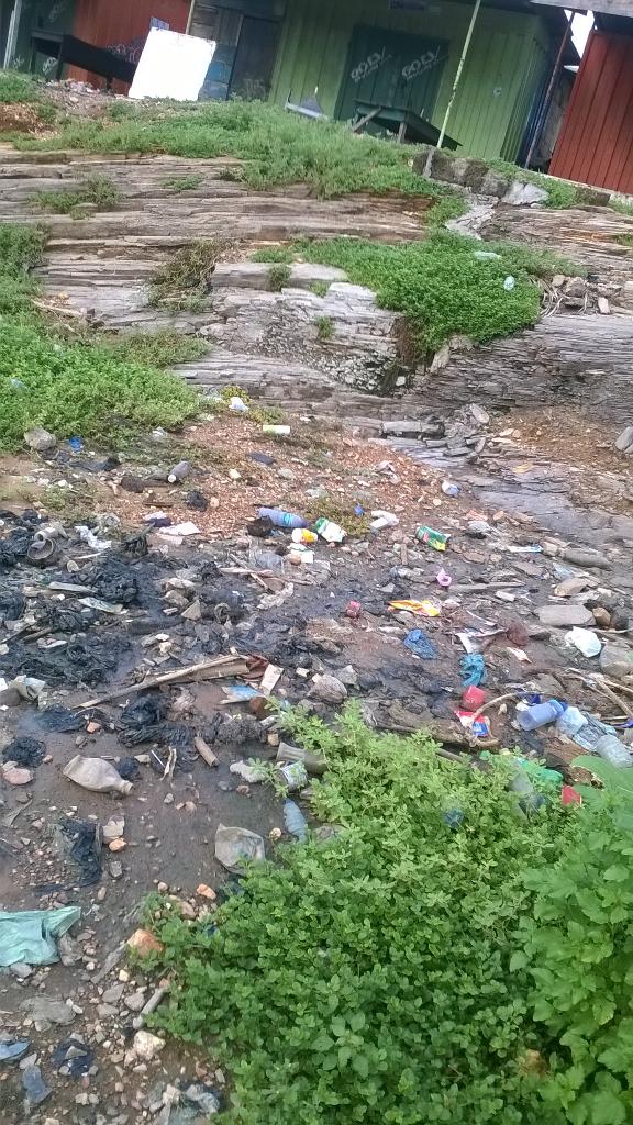 icleangh's tweet photo. Are u aware Accra is very dirty? @ZoomlionGh @EPAregion2 @kelnad @CleanWaterWed @VodafoneGhana @UNEP @CDCEnvironment http://t.co/cYZmIaUiPz