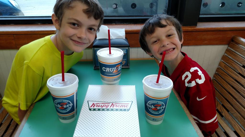 UNCFBVIDEO's tweet photo. National Donut Day. Dad could really go for some @Bojangles1977 but that will be Saturday! #DonutFreaks http://t.co/GnoKw2hwMG
