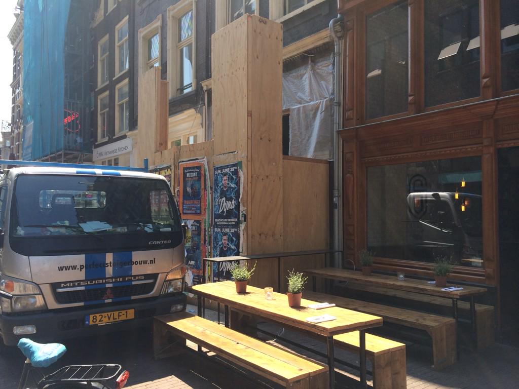 Hoe lang gaat dit nog ongeveer duren meneer de burgemeester 😔? <a href="/TheBurgerTimes/">Burgermeester</a>