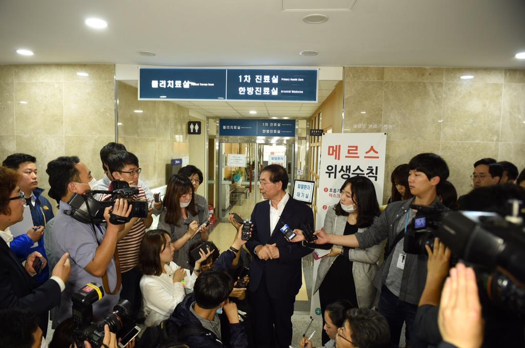 wonsoonpark's tweet image. 서울메르스 대책본부장 박원순입니다.

진실을 퍼트려주세요.
여러분의 카페트을 빌려주세요.
지금 진 공유(RT, 좋아요 등) 빚은 꼭 메르스  없는 서울로 갚겠습니다.

me2.do/F9ItJwPe