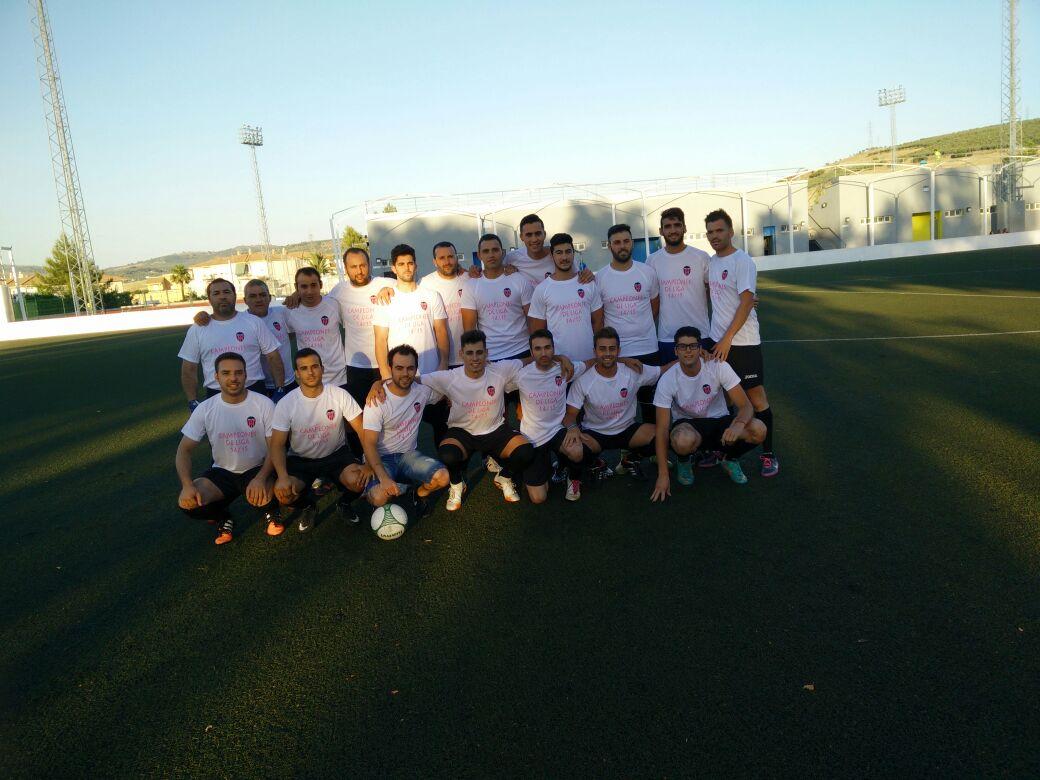 independient_fc's tweet photo. La foto de campeones de Liga 14/15:
@chechu70441834 @JoaqCd @tomasillo91 @jramirez_luna @AntonioJessMuoz @Davisiyo_91 http://t.co/rvMTvRPcEl