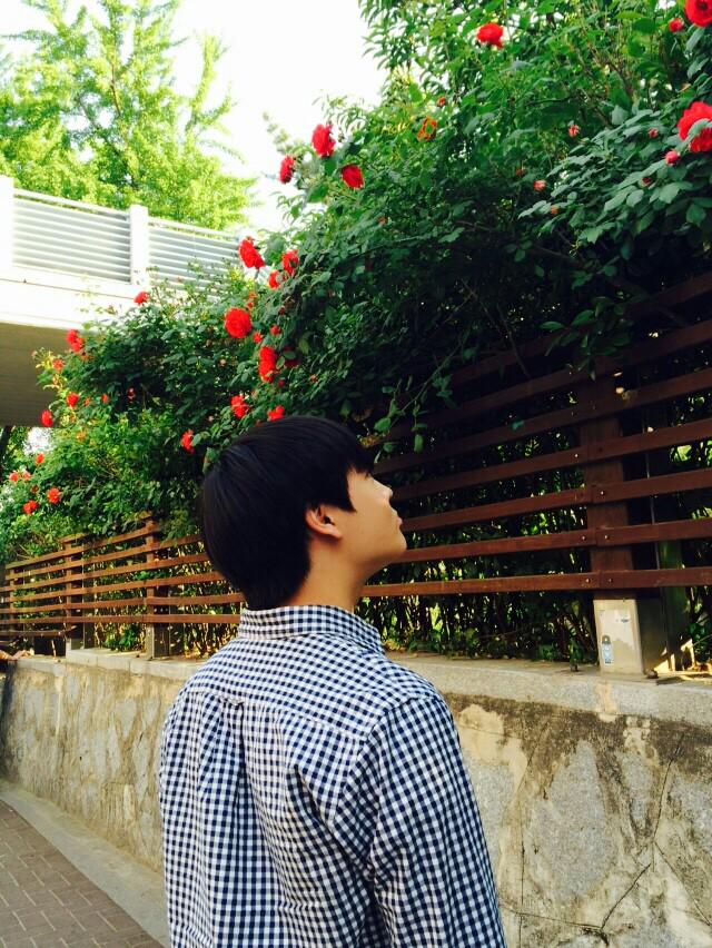 JACETORY's tweet photo. [#JACE #제이스 #조승현] 노상방뇨하는 거 아닙니다. http://t.co/3aSIgkufQz