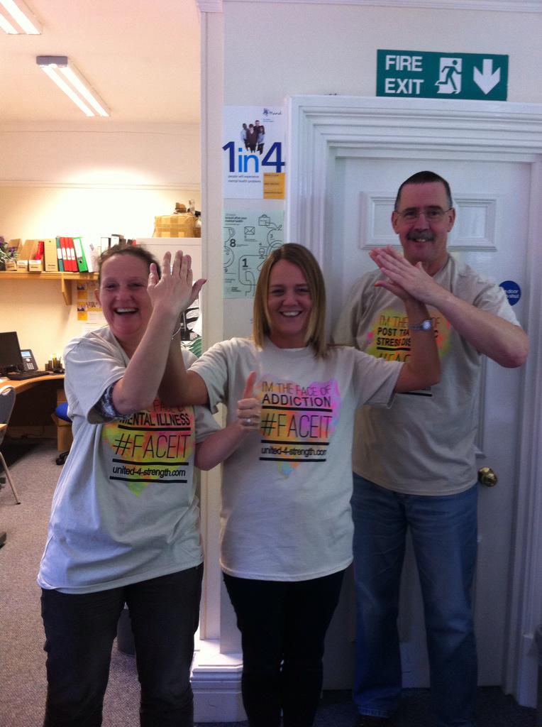 dan_247's tweet photo. DAN 247 supporting #faceit #dontturnaway http://t.co/n5qFbliov9