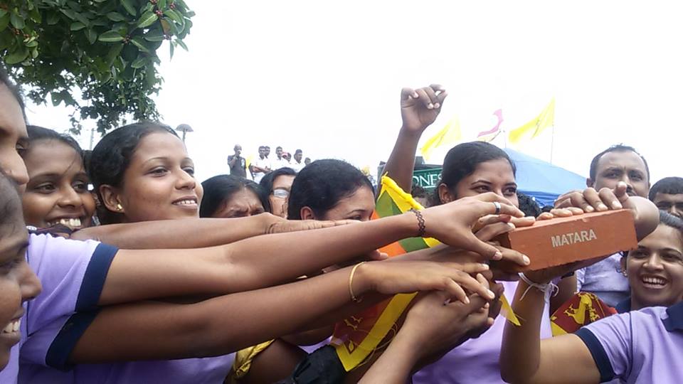 NewsfirstSL's tweet photo. THANK YOU MATARA FOR YOUR AMAZING RESPONSE #Rally4Unity #lka #SriLanka #Newsfirst http://t.co/0lExjsZvpB