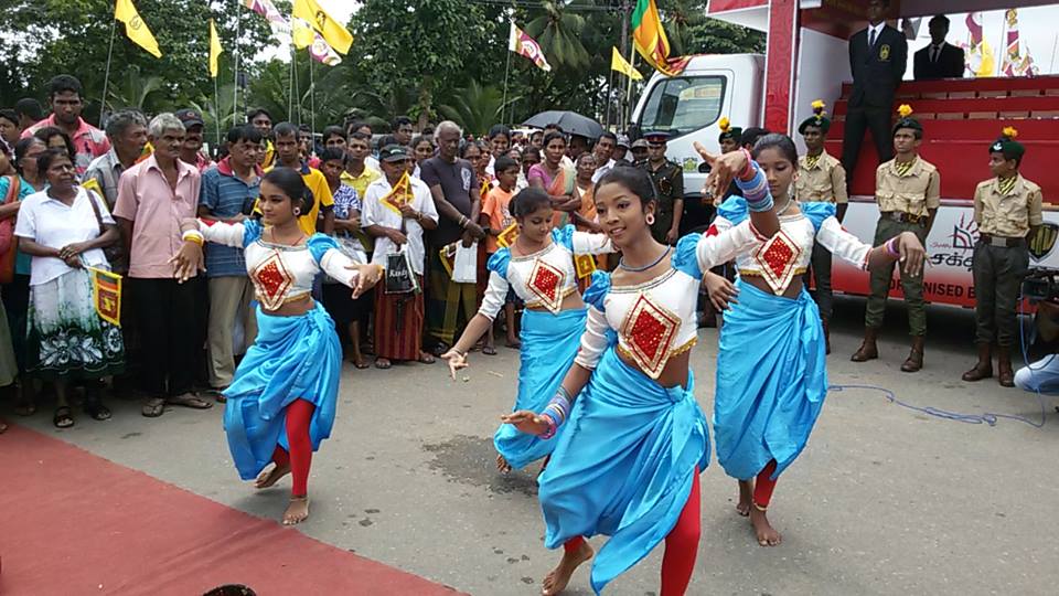 NewsfirstSL's tweet photo. THANK YOU MATARA FOR YOUR AMAZING RESPONSE #Rally4Unity #lka #SriLanka #Newsfirst http://t.co/0lExjsZvpB