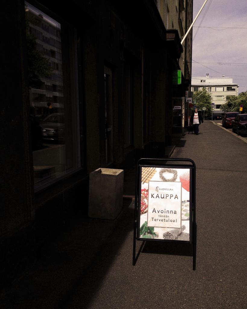 JulleToe's tweet image. Kivijalkakierros suuntaa tällä kertaa Porvoonkadulle Luovillaan! Käykääpä poikkeamassa jos… unelmakauppias.wordpress.com/2015/06/05/nar…