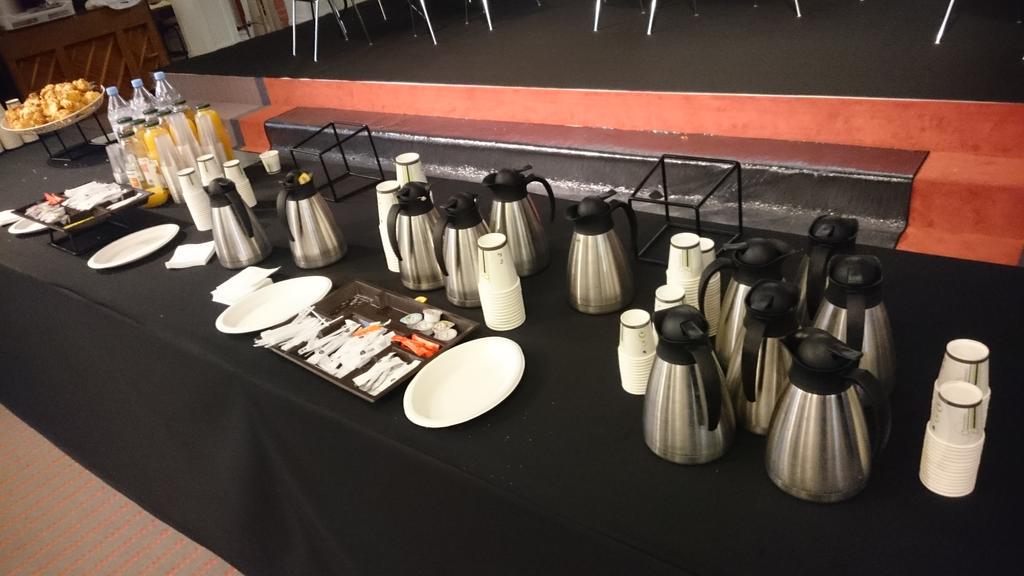 bestofwebconf's tweet photo. Note de service, si quelqu'un n'a pas trouvé le petit déj, c'est qu'il n'a pas bien cherché ! #IlEnReste http://t.co/eNPjdw97hy
