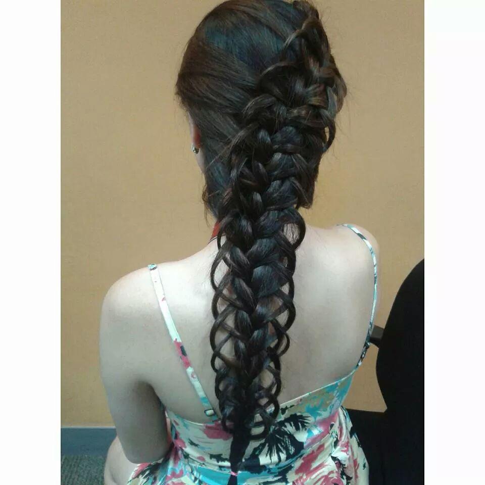 hellocherry08's tweet photo. Another awesome style learned from your tutorial @CuteGirlHair #frenchloopbraid #hairstyles #braids #chirrieworks 😁😁 http://t.co/0QUIt0M2Ly