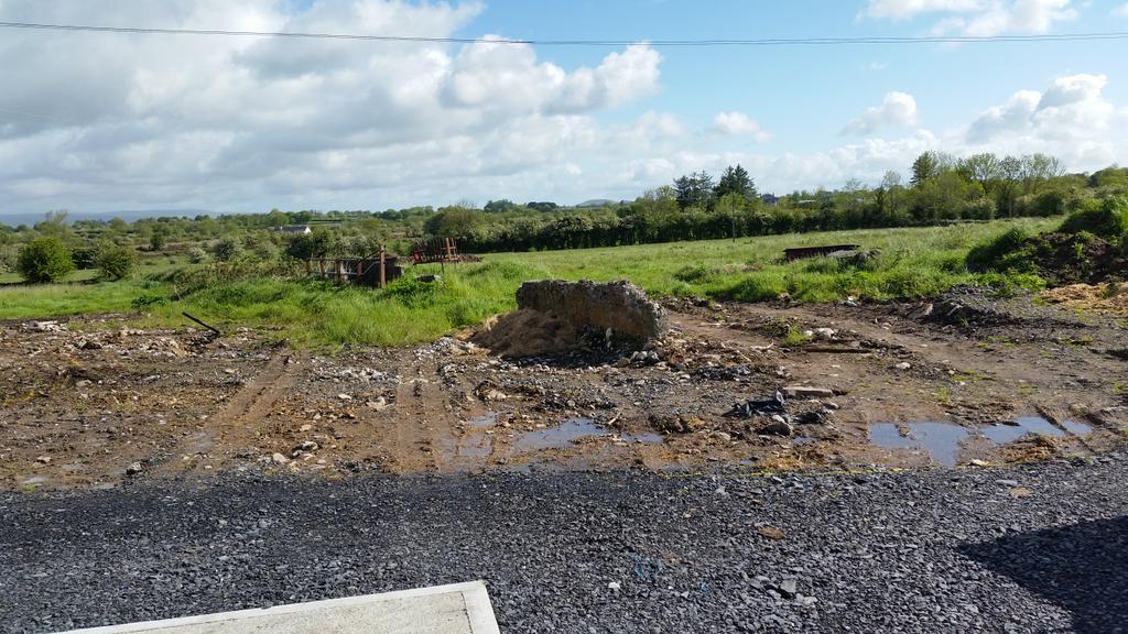 RedweldEng's tweet photo. Starting new Lunging Ring for the Murray Family in Co Sligo http://t.co/tk1n3Zcr0P
