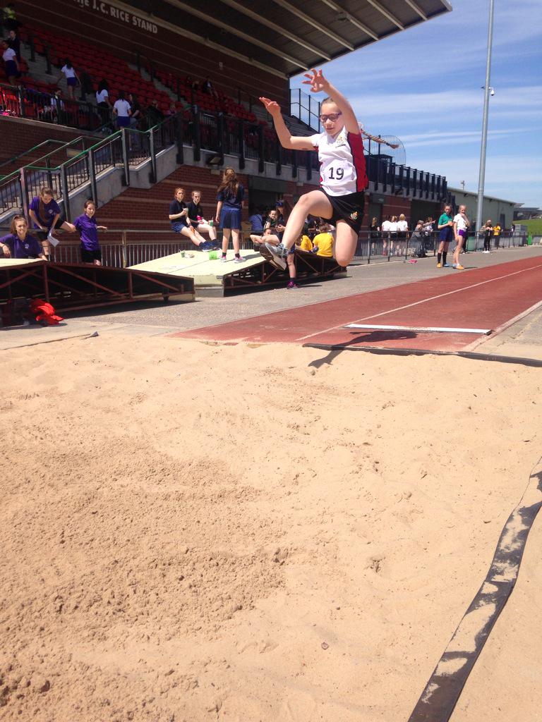 Brilliant performances, personal bests yesterday at Wavertree South Liverpool Athletics competition <a href="/LiverpoolColl/">Liverpool College</a> 🙌