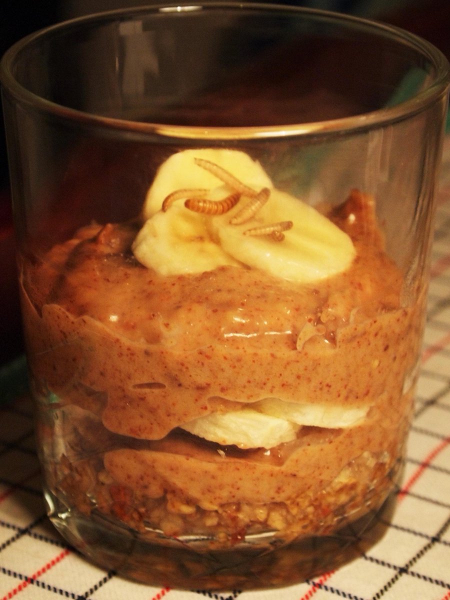 bugbitesuk's tweet image. Oh yeeeahh...Buffalo Worm Banoffee Pie....GET IN MY BELLY. bugbitesuk.wordpress.com/2015/06/05/buf…  #ieatbugs #entomophagy #cooking