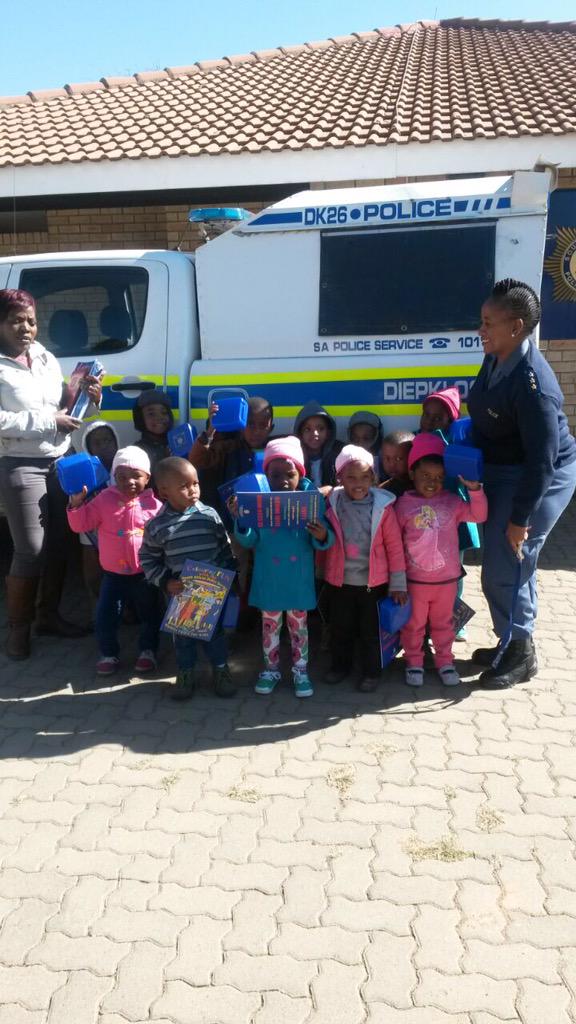 SAPoliceService's tweet photo. #sapsGP Diepkloof Social Crime sensitizing pre scholars &amp; teachers about abuse &amp; sexual related crimes. #CPW2015 ME http://t.co/IN5i8bUR4p