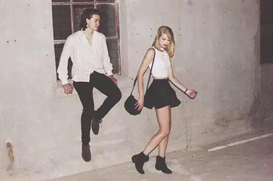 Smiler0730Tay's tweet photo. すごい
この人たちTaylorとHarryにそっくり http://t.co/wz99LRkmcR