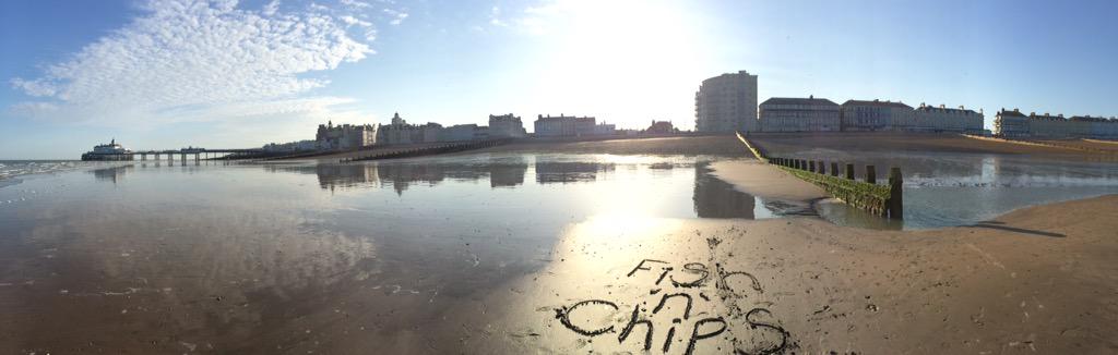 VisitEastbourne's tweet image. Come &amp;amp; enjoy Fish&amp;amp;Chips in stunning coastal surroundings! @VisitEngland #Fryday #NationalFishandChipDay #localtips