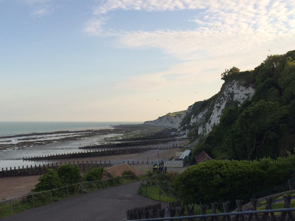 VisitEastbourne's tweet image. Come &amp;amp; enjoy Fish&amp;amp;Chips in stunning coastal surroundings! @VisitEngland #Fryday #NationalFishandChipDay #localtips