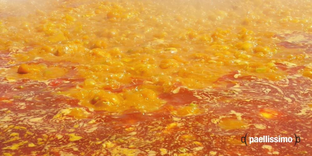 paellissimo's tweet photo. El secreto de un buen arroz está en el caldo,por eso en #Paellissimo solo utilizamos ingredientes de primera calidad http://t.co/729i5pIyoC