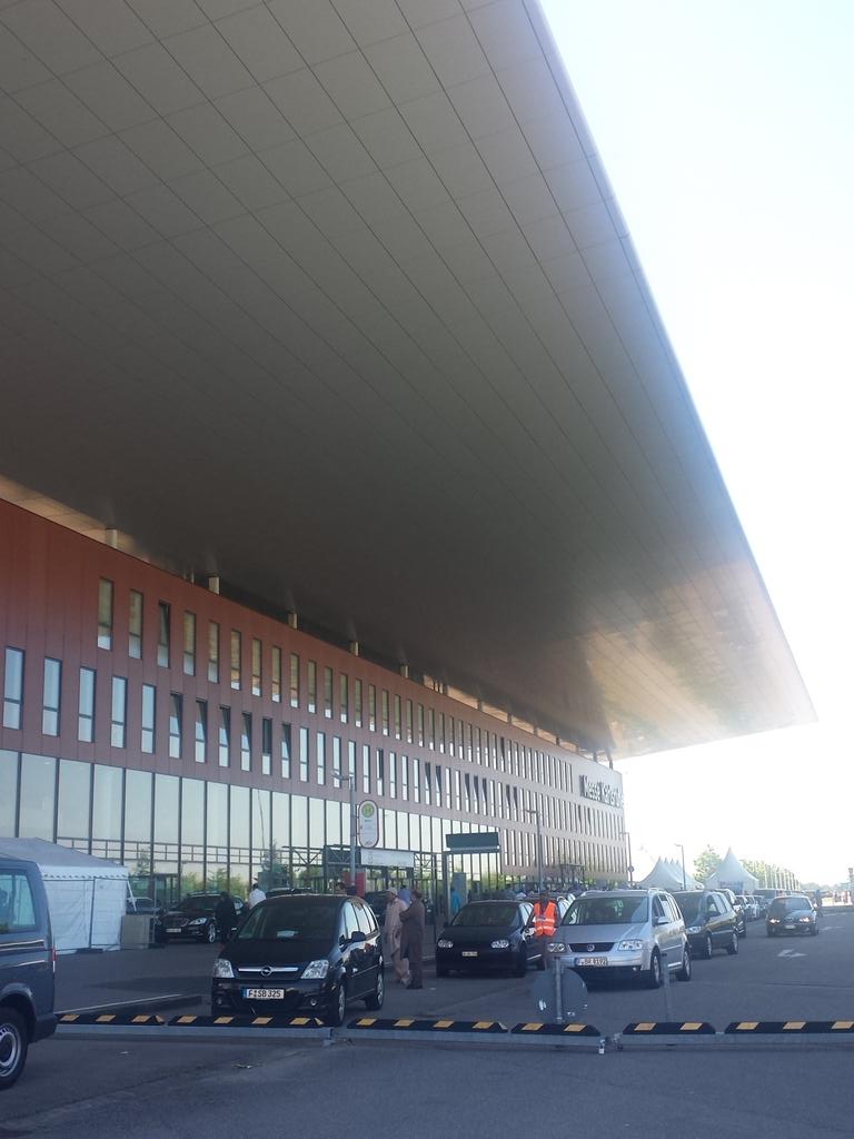 meinwegalsahmad's tweet photo. Guests are coming in huge numbers! Mashallah
#JalsaGermany #jalsalive http://t.co/zkV7r1W7dh