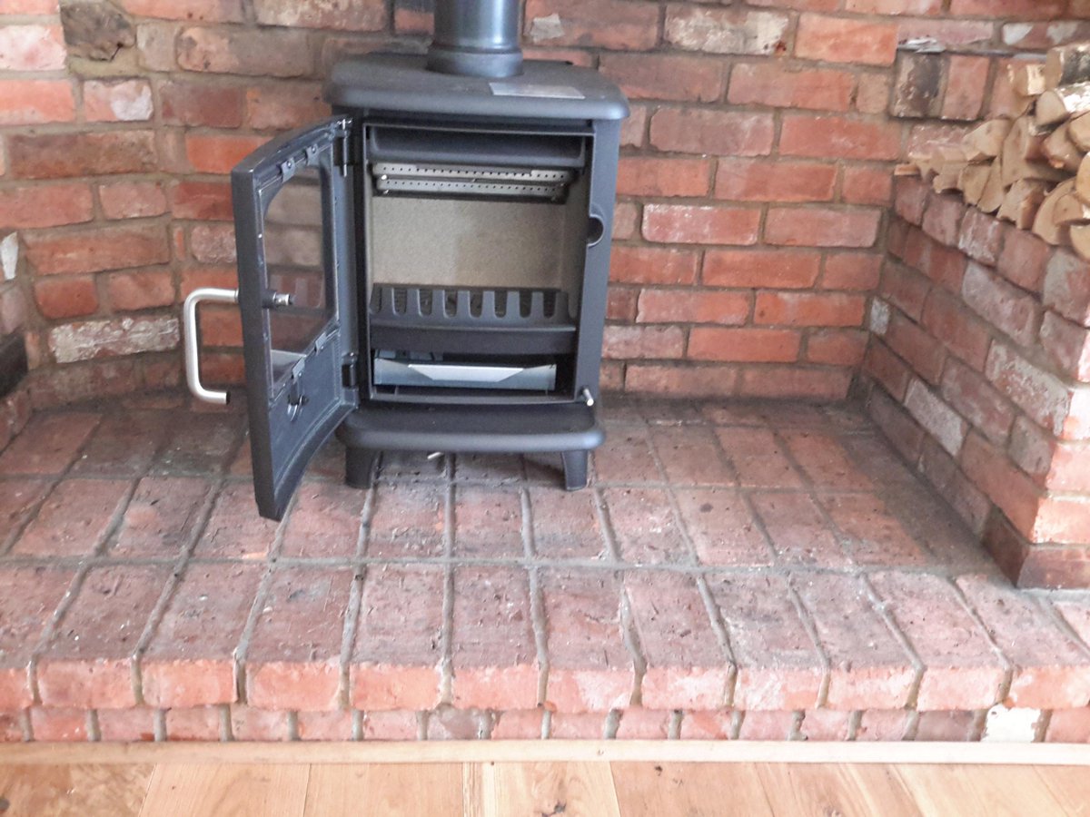 morstoves tweet media