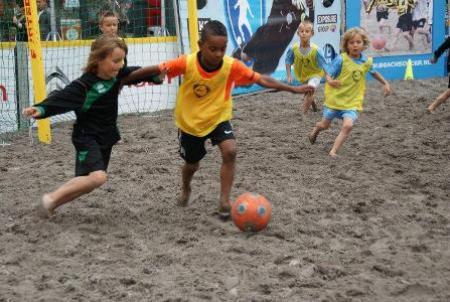 BSDrenthe's tweet photo. FC Legend heeft zich aangemeld bij de C - junioren! Bij de C - junioren is nog één plek beschikbaar. Schrijf je in! http://t.co/CIFosMRI8b