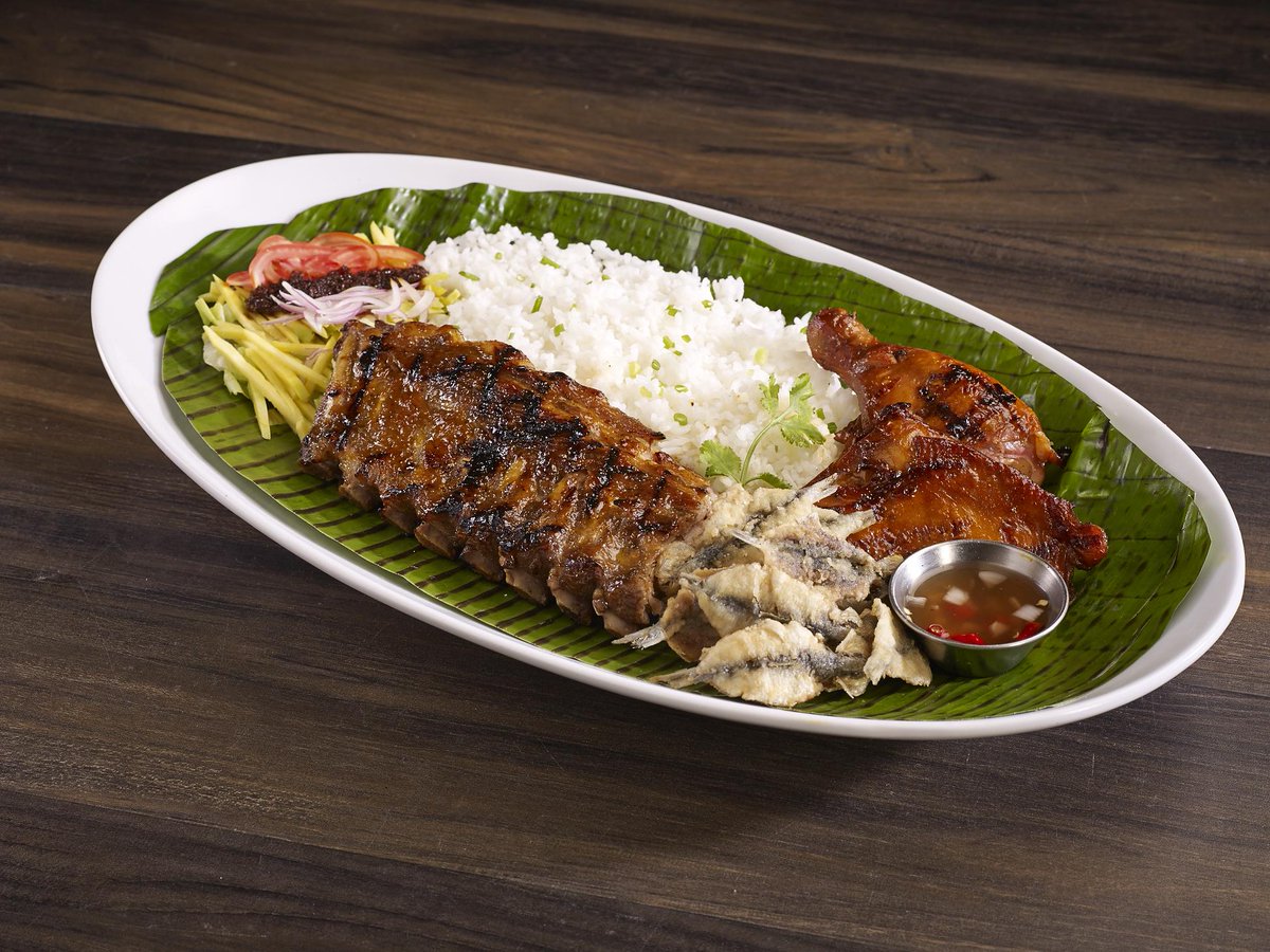 This is  one big platter worthy of a Friday night #SiklabPh