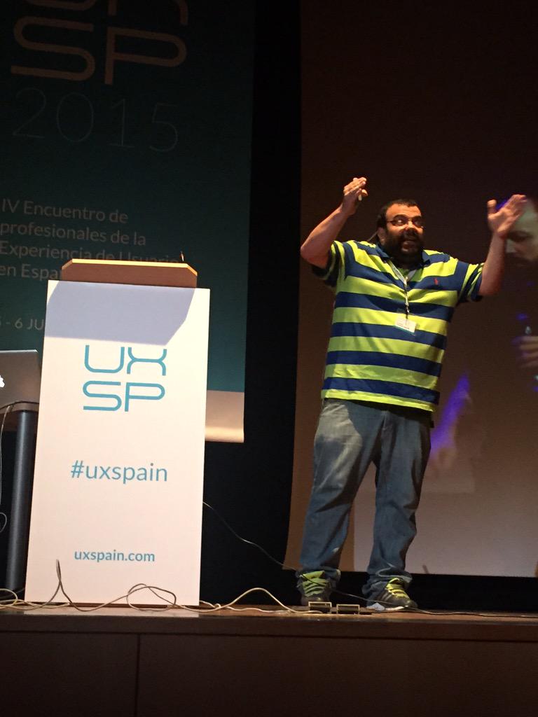 rtayar's tweet photo. Empieza @ruymanfm en #uxspain pegando voces y hablando de empresas diabolicas y mariposas... Yeah! http://t.co/lxUsWu7WmZ
