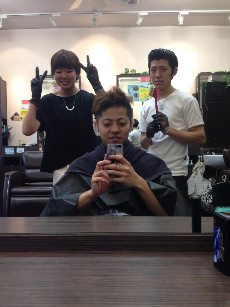 Cut Cut Cut Cut Cut Cut 情報局です 美容室で働きたい方 探している方 美容ってどんな世界なの と疑問を持って悩んでいる学生さん 実際に間近で見学したくないですか 一人でもお友達とでも体験したい方は連絡お待ちしてます 笑 Http T Co