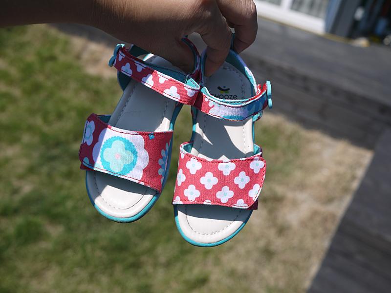 내딸이 신으면 유행하는 언밸런스 슈즈 츄즈 !
해피 브링크 코랄 함께신어요 진짜 보아도 예쁘고 신으면 더더 예쁜 츄즈 ^^
#츄즈 #여아샌들 #여름샌들