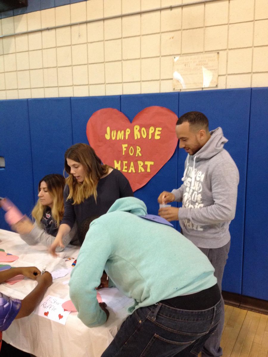 graham_ufsd's tweet photo. Our elementary students are jumping for a good cause!! http://t.co/5wcvKCkQJK