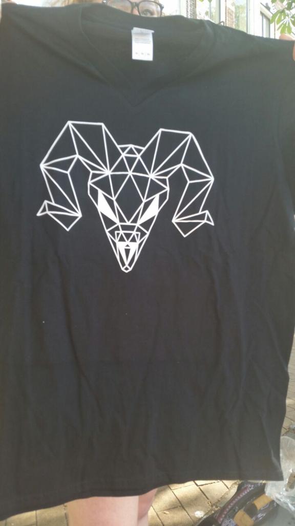 projectnolybab's tweet photo. WOOT! T-shirts are in! You'll see them tomorrow if you are going to De Nacht van de Kunst too! http://t.co/wrjTNFEGDu