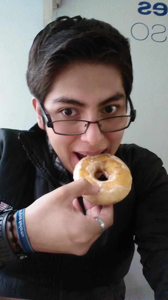 AlanTenorio's tweet photo. Gracias @MexKrispyKreme por la celebración del #DíaDeLaDona
Las mejores donas solo con ustedes
#EBCReforma http://t.co/gagT0WU0Fx