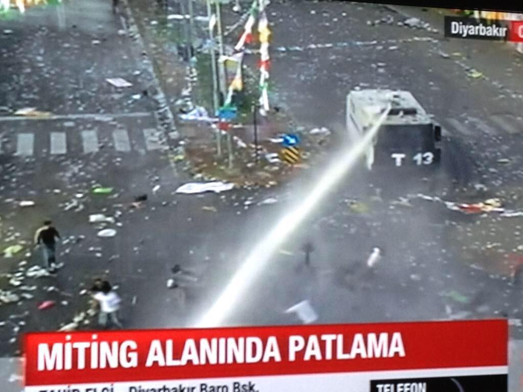 AtillaTasNet's tweet photo. Allah aşkına yapmayın,yazıktır!Bu saatten sonra hiç bir şey kaza, ya da tesadüf değil,artık Bu kadar olmaz, el insaf! http://t.co/QJxZbVlDGW
