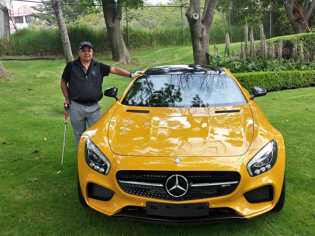 MB_StarHaus's tweet photo. Estamos disfrutando del torneo #mercedestrophy con nuestros clientes y admirando el #AMGGTMx @MercedesBenzMx http://t.co/LyNP2PUh0s