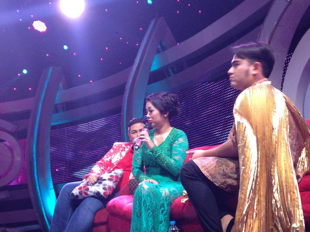 Indosiar's tweet photo. Ma'e @showimah : nyanyi sama @NurAty_DAcademy gampang-gampang susah, keseluruhan oke @DA2_Danang #GrandFinalDA2 http://t.co/LchslzbLWk