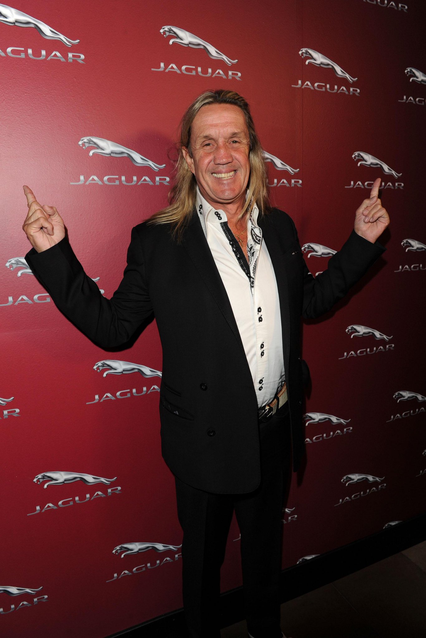 Happy birthday shoutout to \s drummer, Nicko McBrain!! 