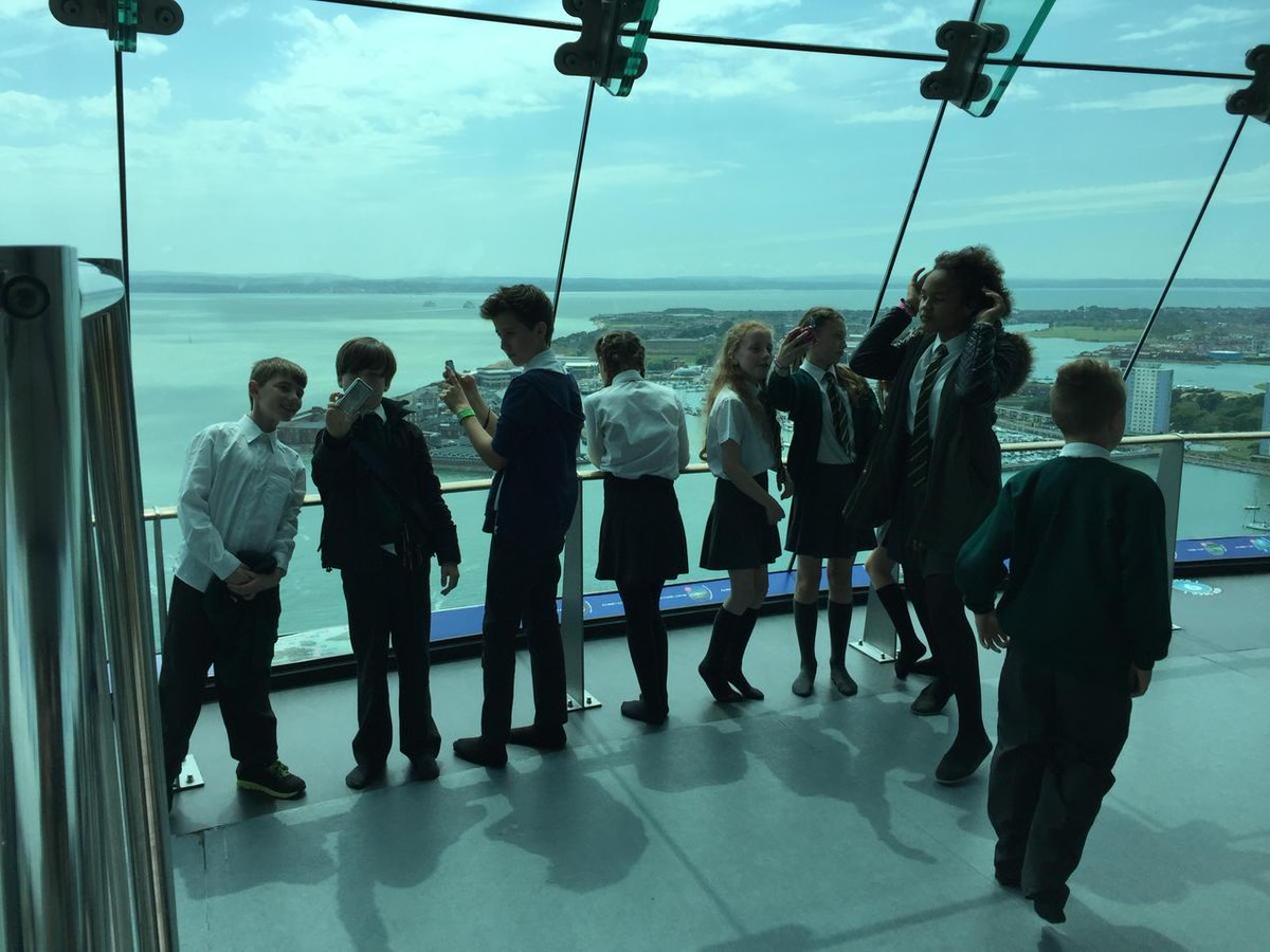 SnowGeeseClass's tweet image. Selfies @spinnakertower!