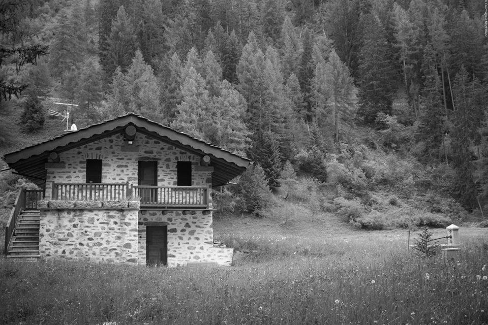 CourmayeurMontB's tweet image. #Spring15 in #Courmayeur La Val Veny
La bellezza dei villaggi tutto l'anno :D goo.gl/n1crCj