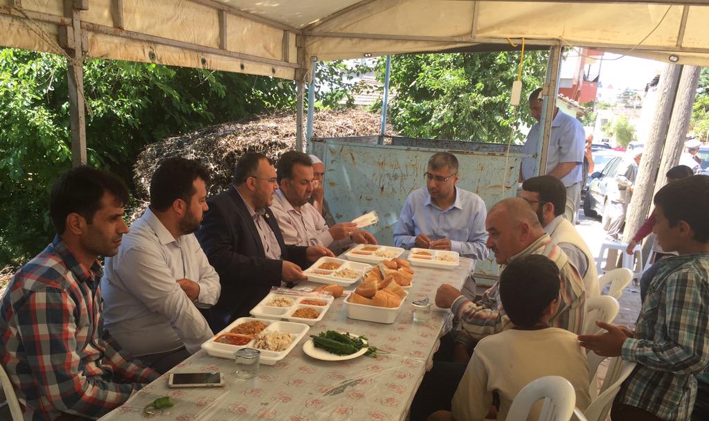 necmettincalisk's tweet photo. Narlıca .. Güleç ailesine taziye...#ÇocuğunuALSaadeteGEL http://t.co/YzUauM4O5a