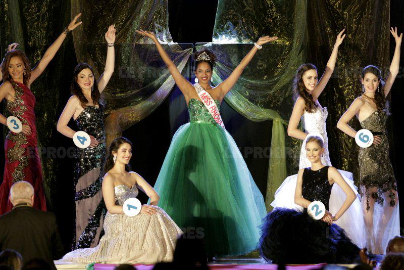 MakeUPeyrefitte's tweet photo. Peyrefitte Make-Up partenaire de Miss Rhône ! 
http://t.co/IQchazoV8V http://t.co/pqrs1z6xnz
