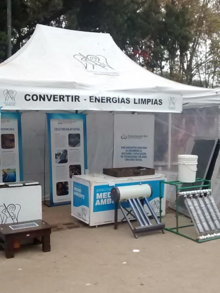 NestorJaimes8's tweet photo. #colectandosol #eficienciaenergetica #energiasrenovables Día del Medio Ambiente plaza de Las Carretas San Miguel http://t.co/oYOt7ZEFVO